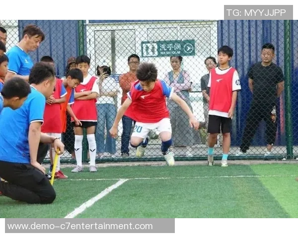 宝安足球培训学校助力青少年成长培养足球人才的理想之地